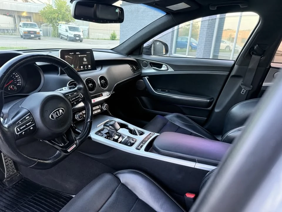2018 Kia Stinger - Image 12 of 15