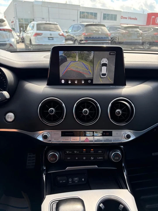 2018 Kia Stinger - Image 13 of 15