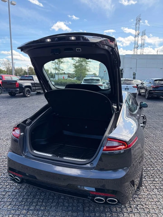 2018 Kia Stinger - Image 4 of 15