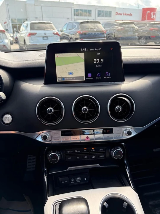 2018 Kia Stinger - Image 12 of 15