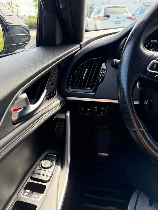 2018 Kia Stinger - Image 11 of 15