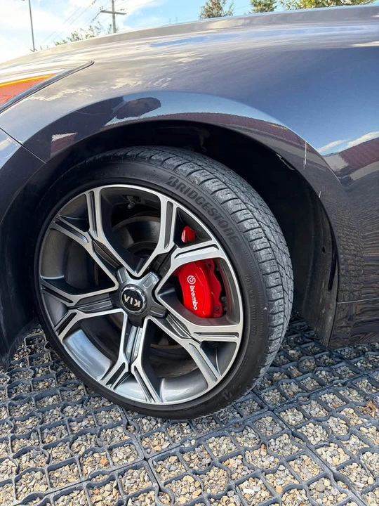 2018 Kia Stinger - Image 2 of 15