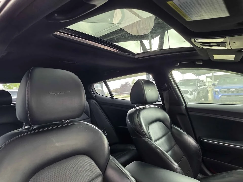 2018 Kia Stinger - Image 10 of 16