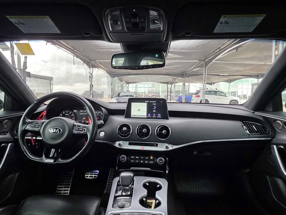 2018 Kia Stinger - Image 12 of 16