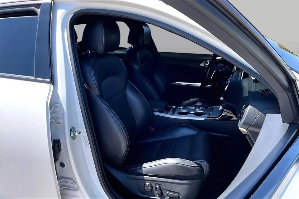 2018 Kia Stinger - Image 9 of 20