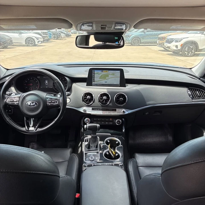 2018 Kia Stinger - Image 8 of 18