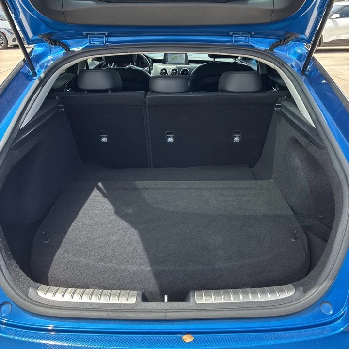 2018 Kia Stinger - Image 14 of 18