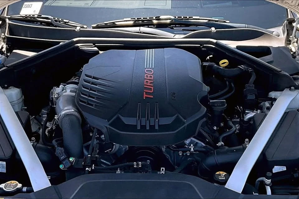 2018 Kia Stinger - Image 11 of 20