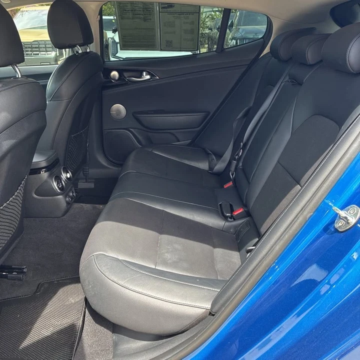 2018 Kia Stinger - Image 12 of 18