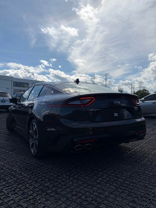 2018 Kia Stinger - Image 3 of 15