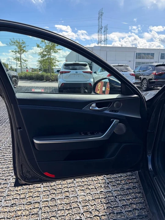 2018 Kia Stinger - Image 7 of 15