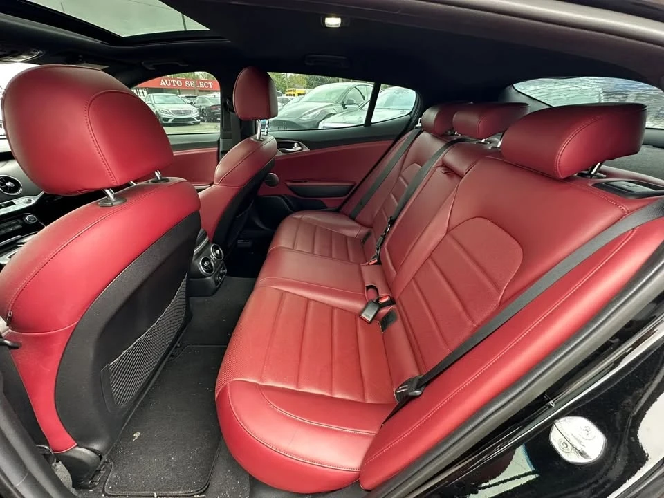 2018 Kia Stinger - Image 17 of 20