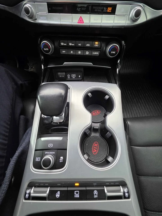 2018 Kia Stinger - Image 15 of 16