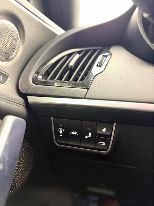 2018 Kia Stinger - Image 12 of 15
