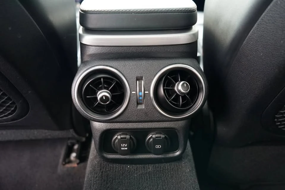 2018 Kia Stinger - Image 19 of 20