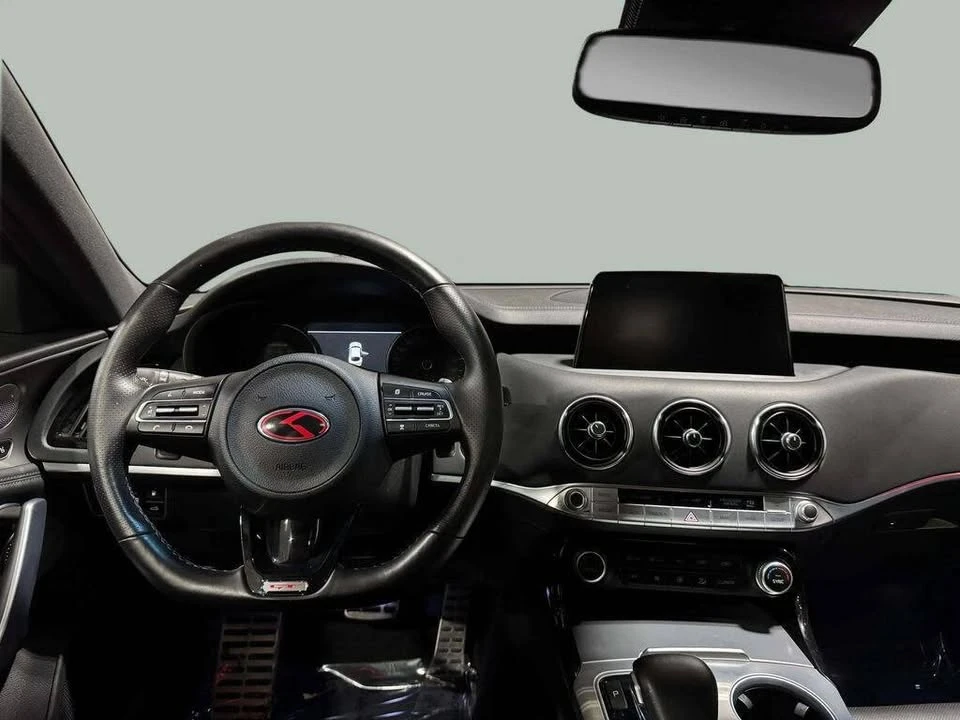 2018 Kia Stinger - Image 10 of 20
