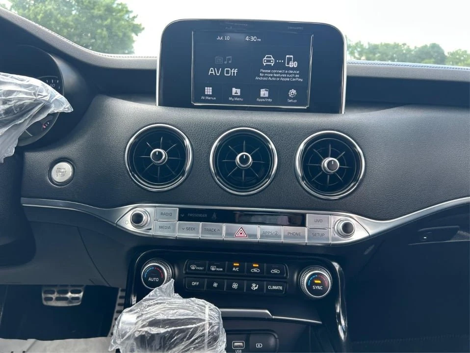 2018 Kia Stinger - Image 14 of 19