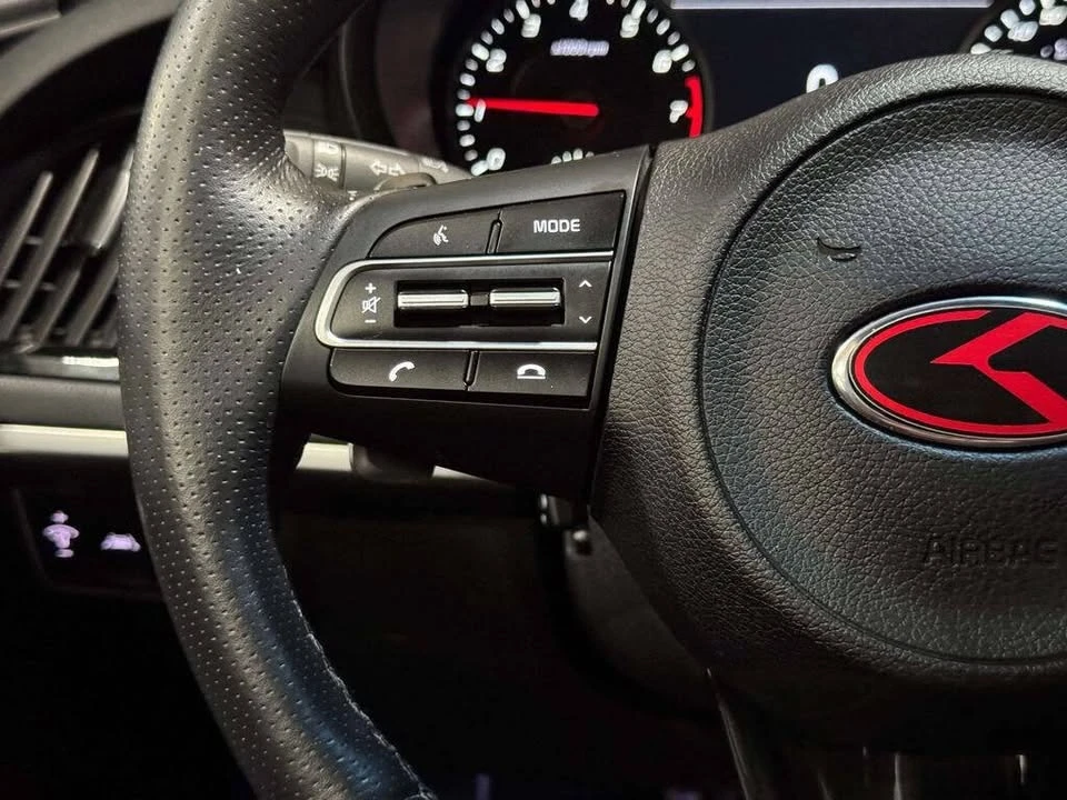 2018 Kia Stinger - Image 15 of 20
