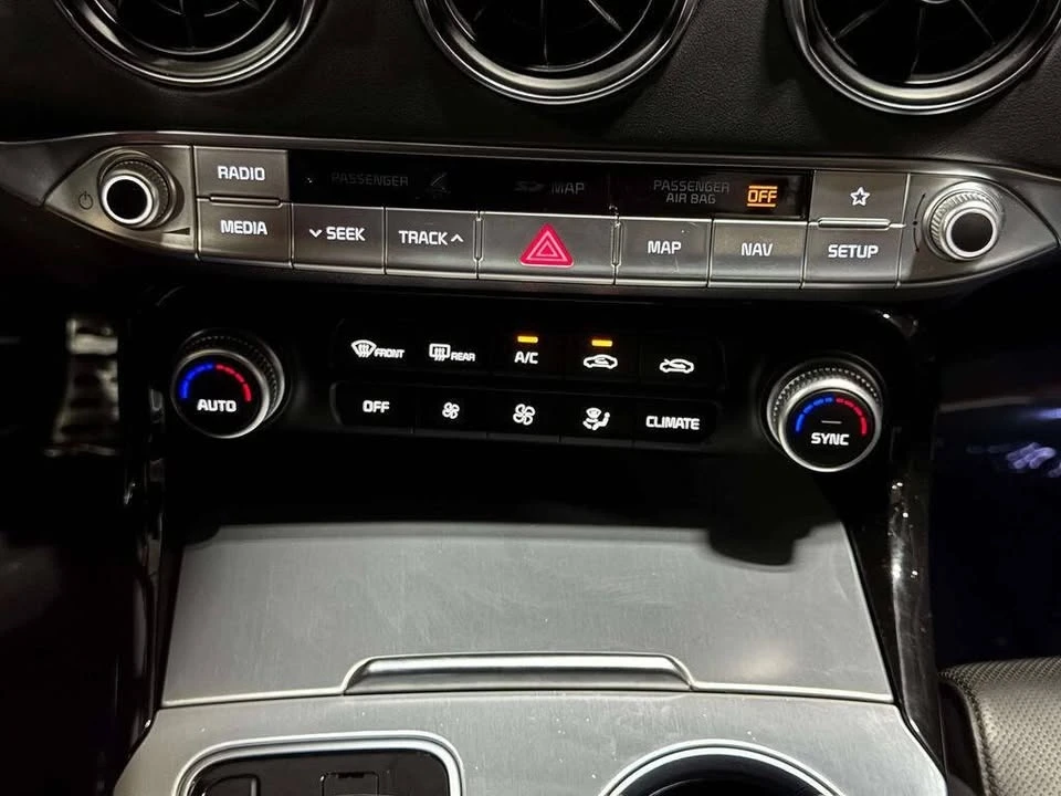 2018 Kia Stinger - Image 18 of 20