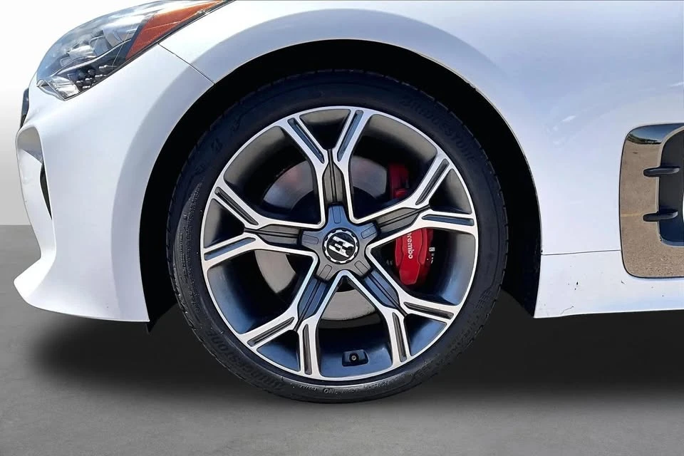 2018 Kia Stinger - Image 10 of 20