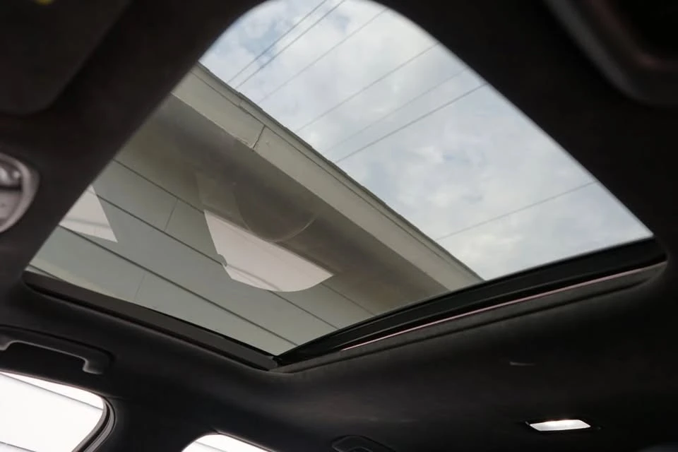 2018 Kia Stinger - Image 7 of 20