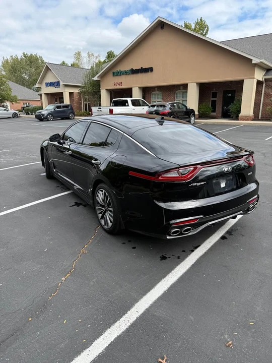 2018 Kia Stinger - Image 2 of 10