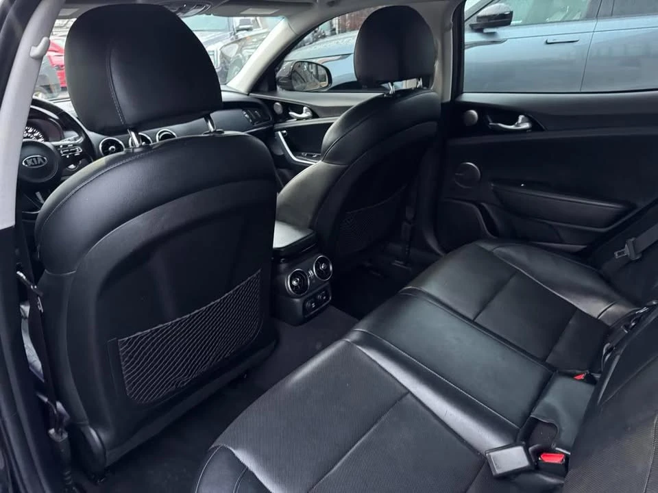 2018 Kia Stinger - Image 17 of 20