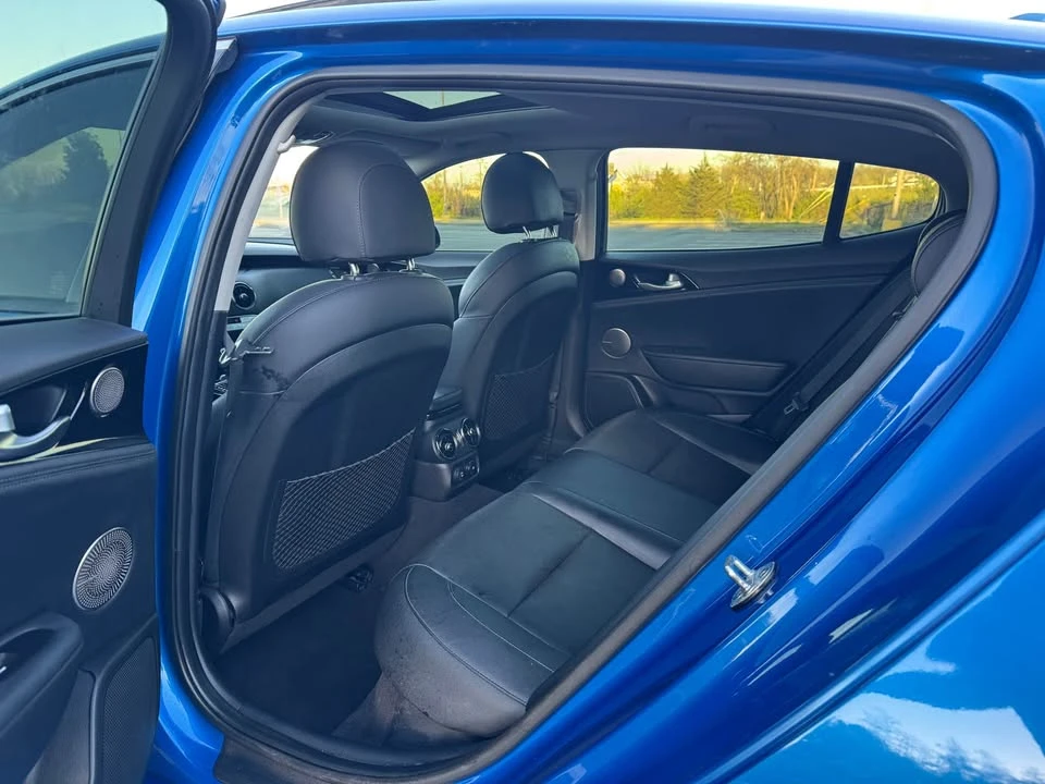 2018 Kia Stinger - Image 8 of 16