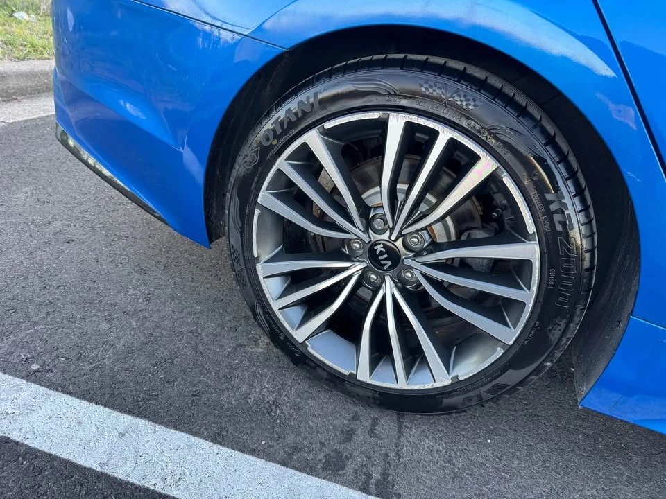 2018 Kia Stinger - Image 14 of 16