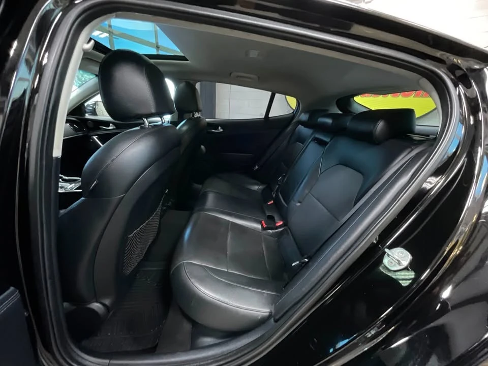 2018 Kia Stinger - Image 12 of 17