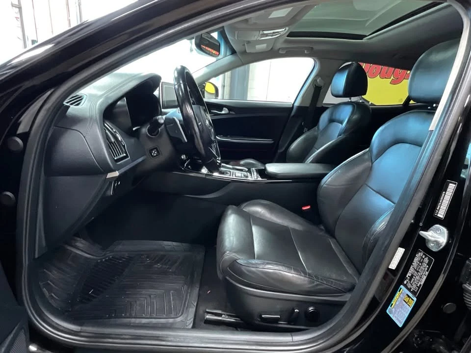 2018 Kia Stinger - Image 9 of 17