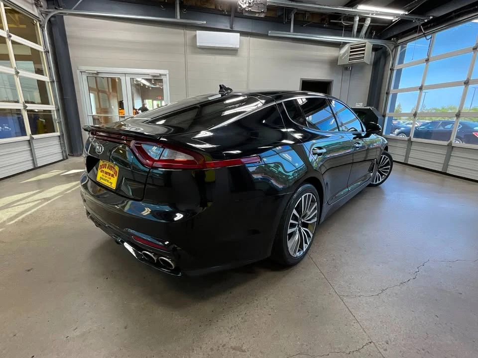 2018 Kia Stinger - Image 5 of 17