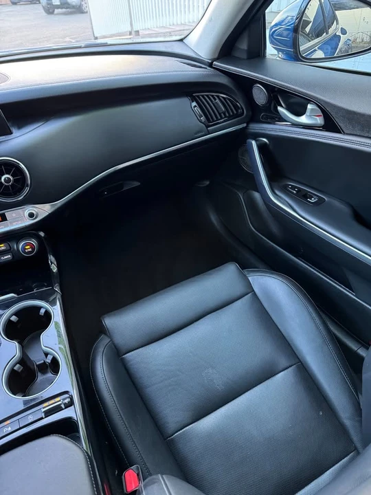 2018 Kia Stinger - Image 12 of 20
