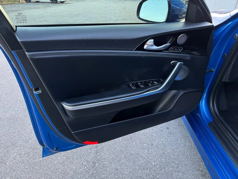 2018 Kia Stinger - Image 17 of 20