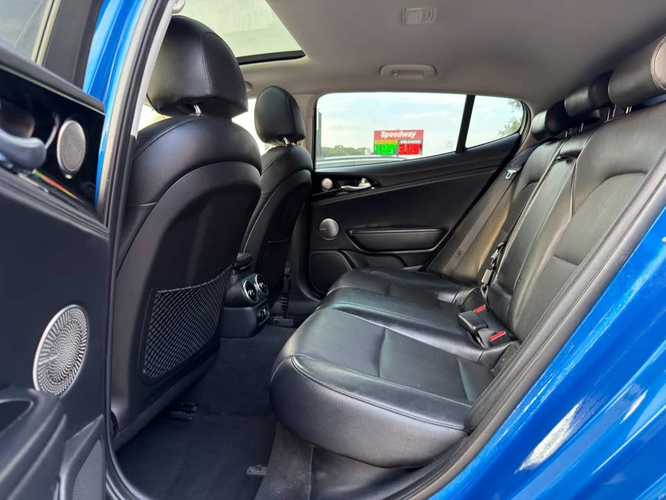 2018 Kia Stinger - Image 10 of 20