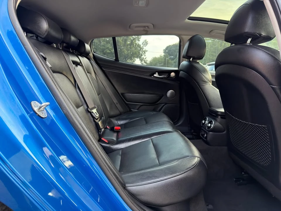 2018 Kia Stinger - Image 13 of 20