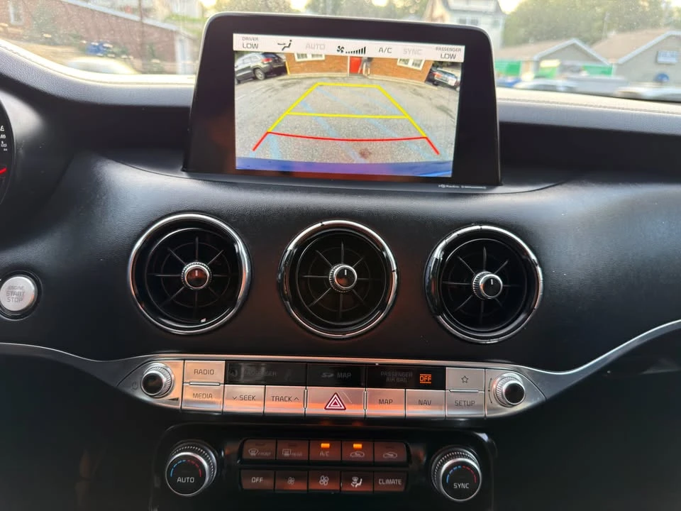 2018 Kia Stinger - Image 18 of 20