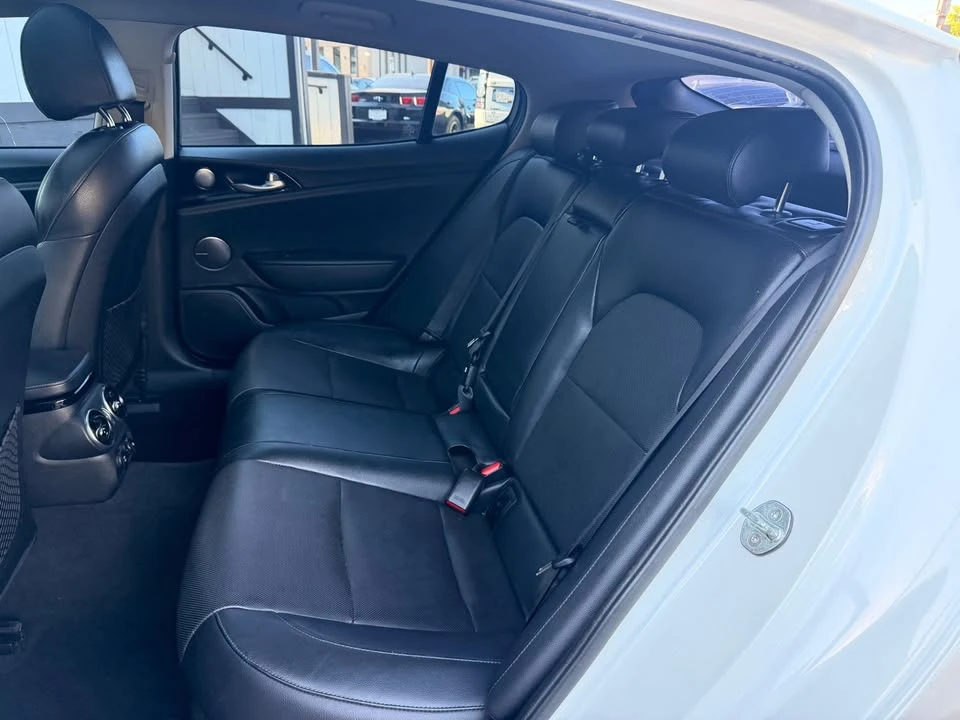 2018 Kia Stinger - Image 16 of 20