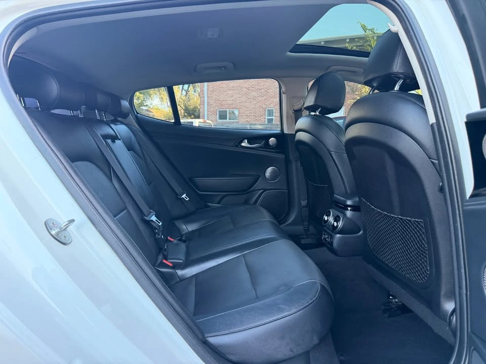 2018 Kia Stinger - Image 15 of 20