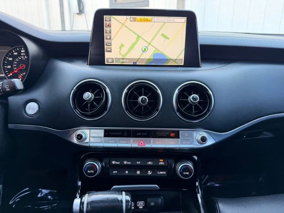 2018 Kia Stinger - Image 12 of 20