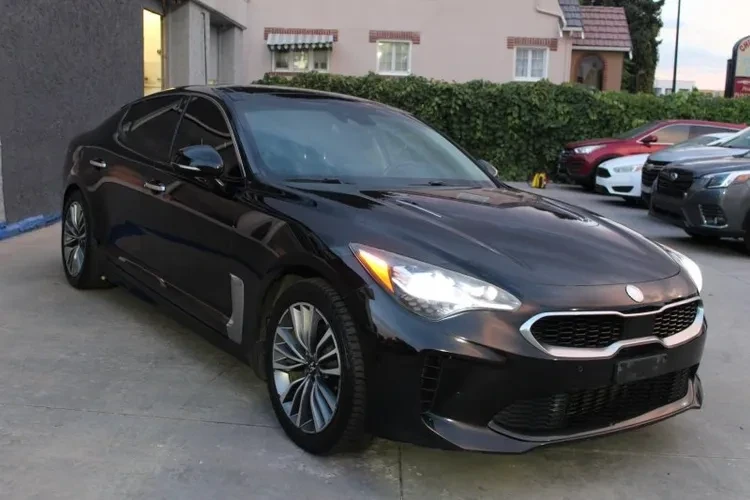 2018 Kia Stinger - Image 8 of 12