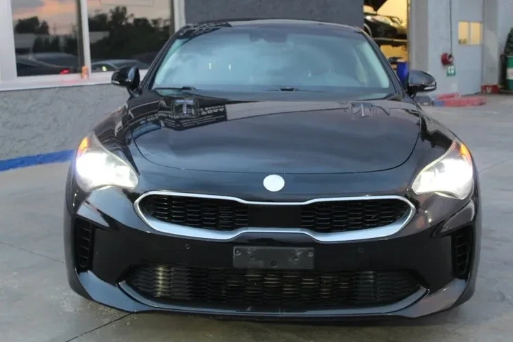 2018 Kia Stinger - Image 2 of 12