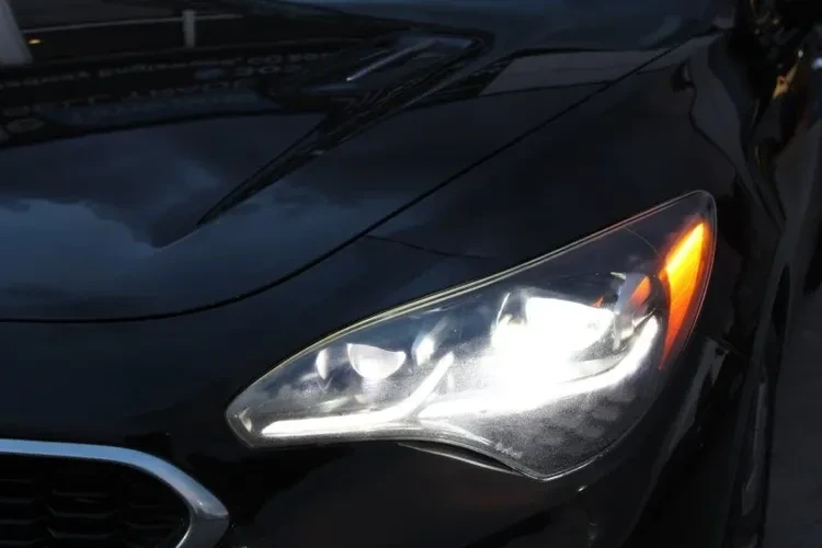 2018 Kia Stinger - Image 3 of 12