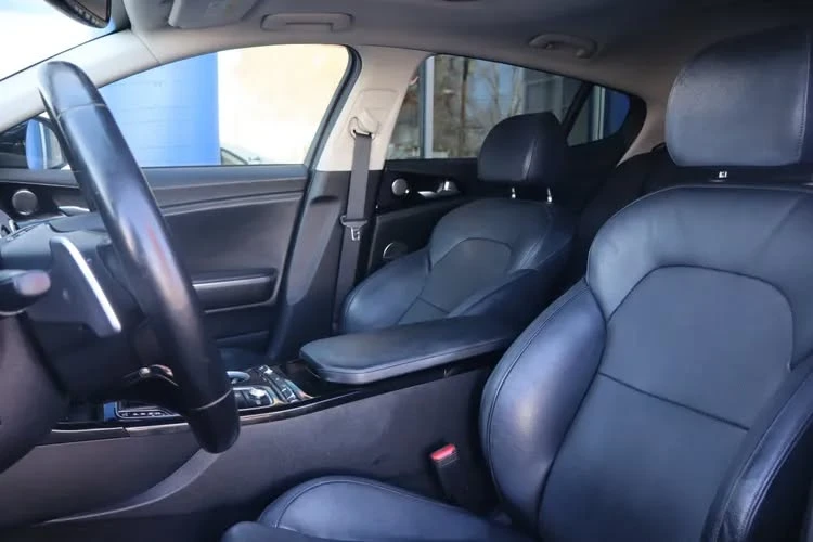 2018 Kia Stinger - Image 9 of 19