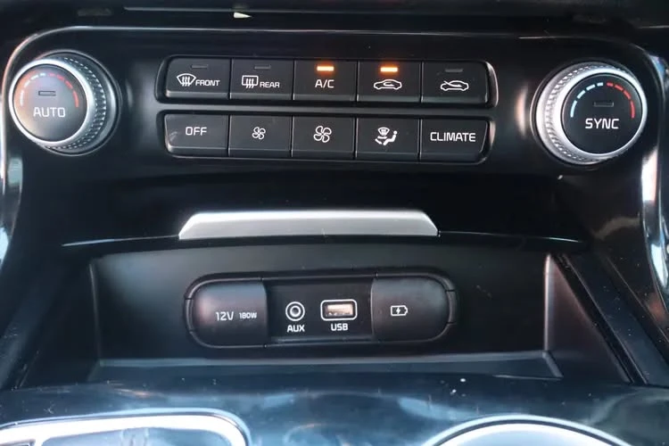 2018 Kia Stinger - Image 14 of 19