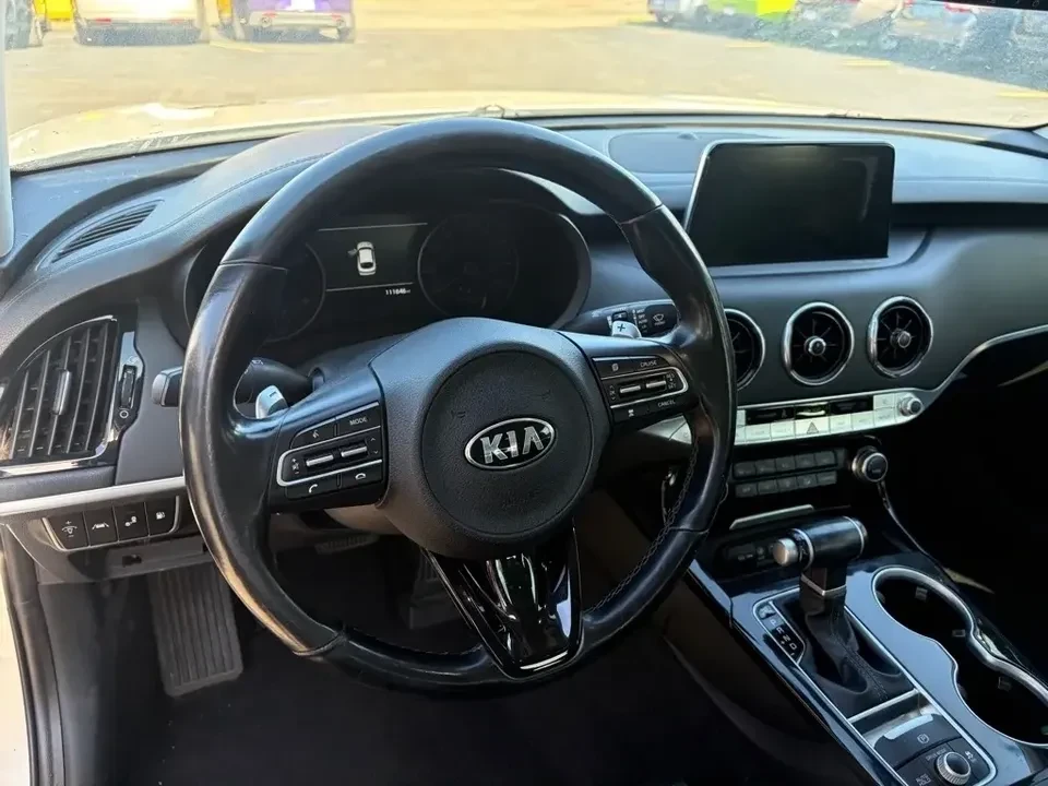 2018 Kia Stinger - Image 4 of 12