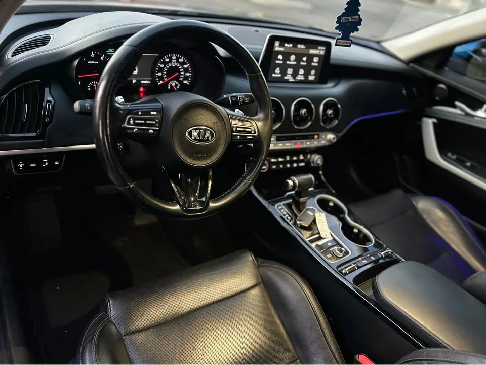 2018 Kia Stinger - Image 9 of 14