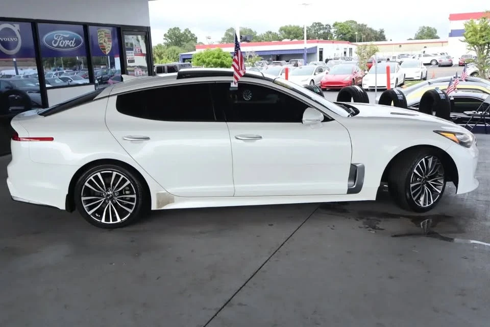2018 Kia Stinger - Image 3 of 20