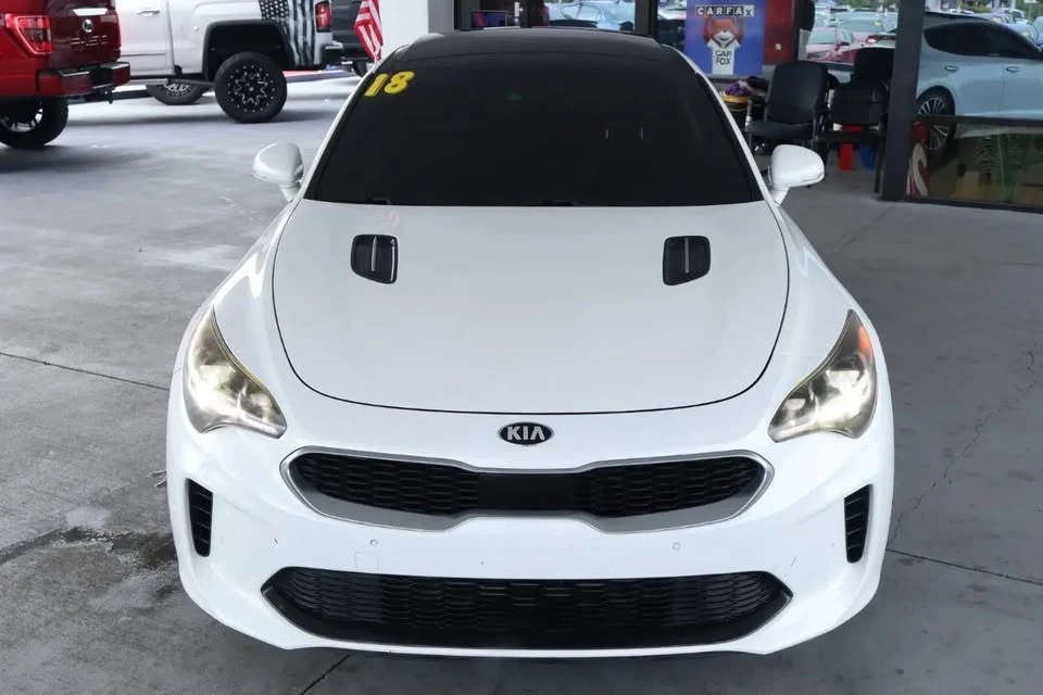 2018 Kia Stinger - Image 8 of 20