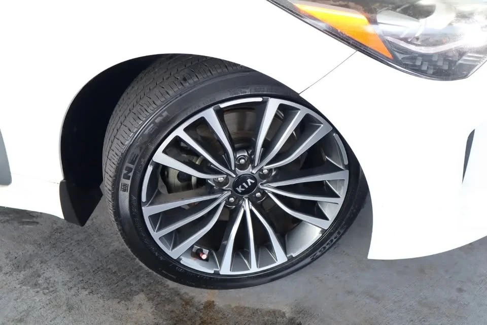 2018 Kia Stinger - Image 2 of 20